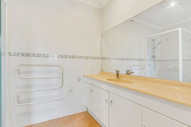 Photo of property in 27 Lothian Brae, Wattle Downs, Auckland, 2103