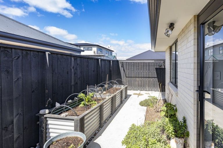 Photo of property in 1 Stratford (pvt) Way, Rangiora, 7400