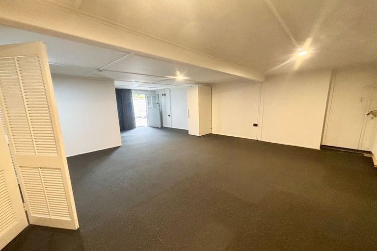 Photo of property in 12 Lynn Road, Bayview, Auckland, 0629