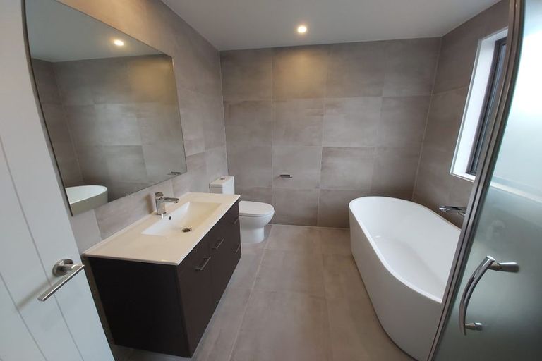 Photo of property in 129 Glenvar Ridge Road, Long Bay, Auckland, 0630