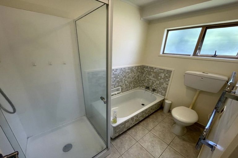 Photo of property in 63 Chelsea View Drive, Chatswood, Auckland, 0626