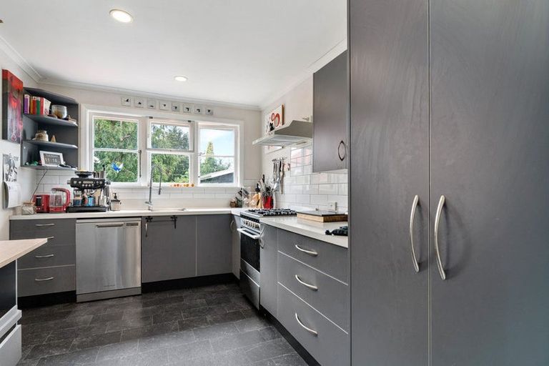 Photo of property in 12 Dixon Street, Carterton, 5713