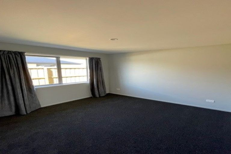 Photo of property in 28 Te Kanawa Lane, Rolleston, 7615