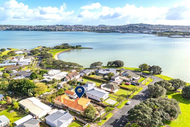 Photo of property in 9 Shortt Avenue, Mangere Bridge, Auckland, 2022