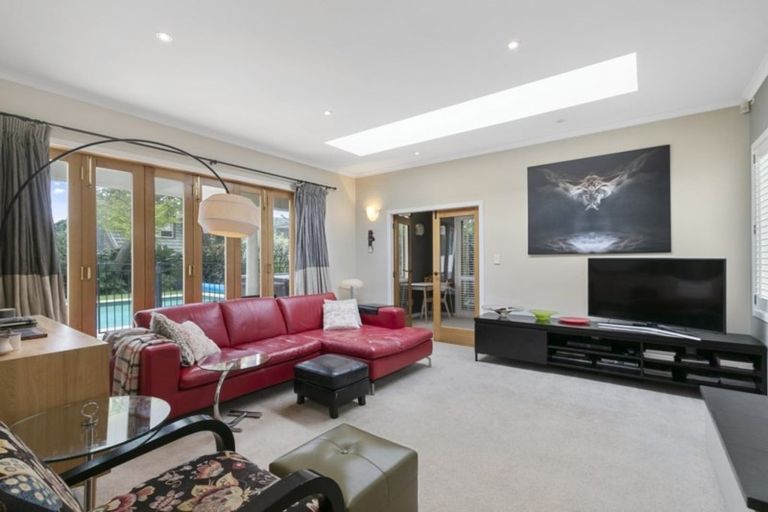 Photo of property in 25 Cheviot Road, Lowry Bay, Lower Hutt, 5013