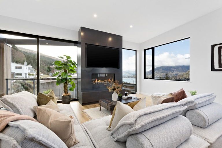 Photo of property in 5 Lancewood Lane, Queenstown, 9300