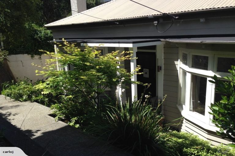 Photo of property in 29 Maida Vale Road, Roseneath, Wellington, 6011