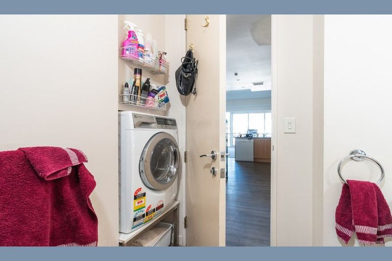 Photo of property in De Vere Apartments, 10/23 Tennyson Street, Te Aro, Wellington, 6011