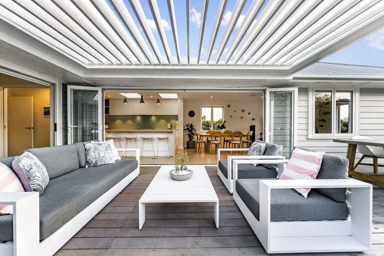 Photo of property in 2/11 Hart Road, Hauraki, Auckland, 0622