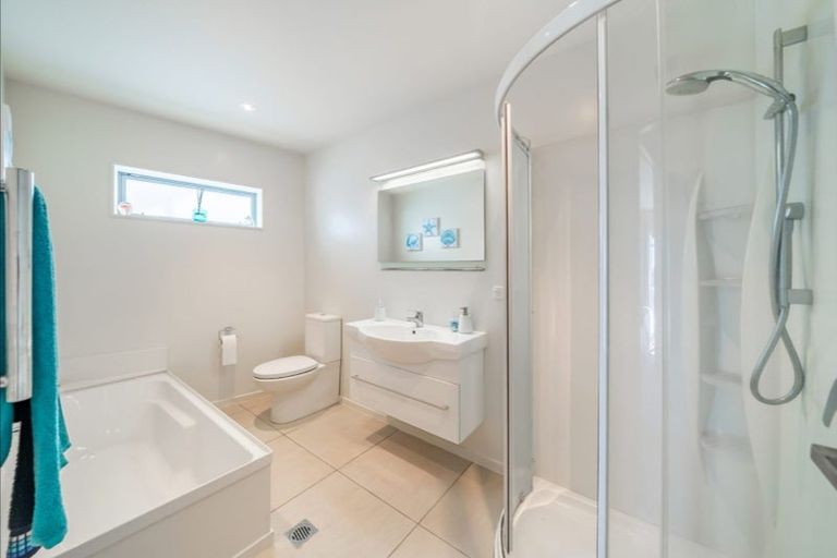 Photo of property in 22 The Anchorage, Whitby, Porirua, 5024