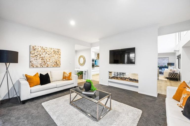 Photo of property in 8 Tuatini Place, Long Bay, Auckland, 0630