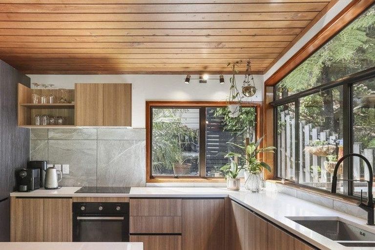 Photo of property in 23 Victory Road, Laingholm, Auckland, 0604