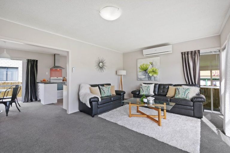 Photo of property in 1/18 Toru Street, Te Atatu Peninsula, Auckland, 0610