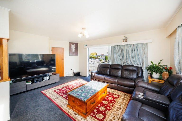Photo of property in 48 Somerset Crescent, Highbury, Palmerston North, 4412