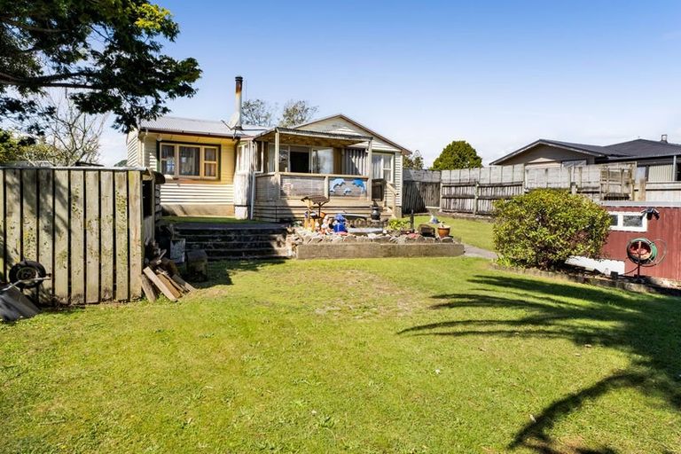 Photo of property in 41 Maire Street, Inglewood, 4330