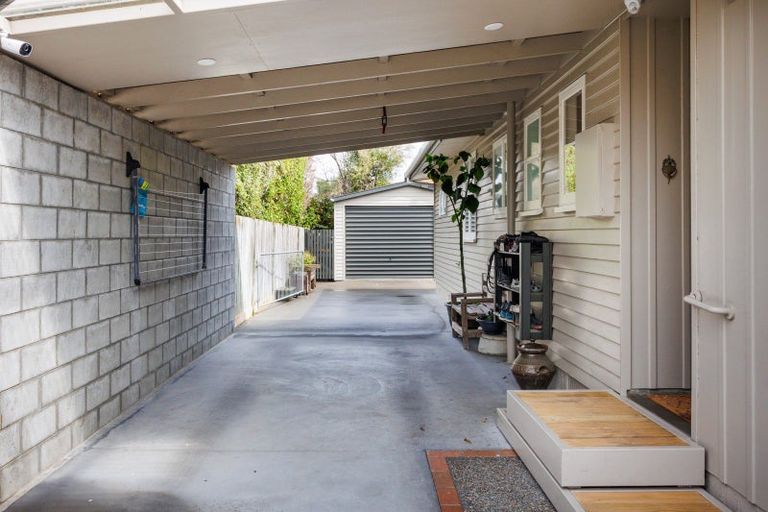 Photo of property in 121 Ruamahanga Crescent, Terrace End, Palmerston North, 4410