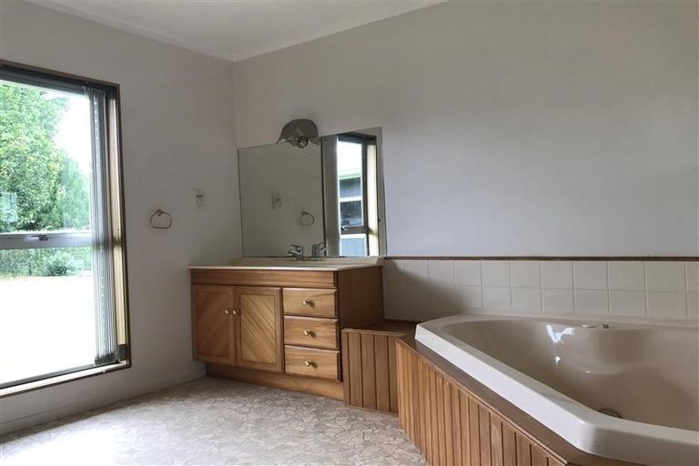 Photo of property in 22 Carlton Crescent, Te Kamo, Whangarei, 0112