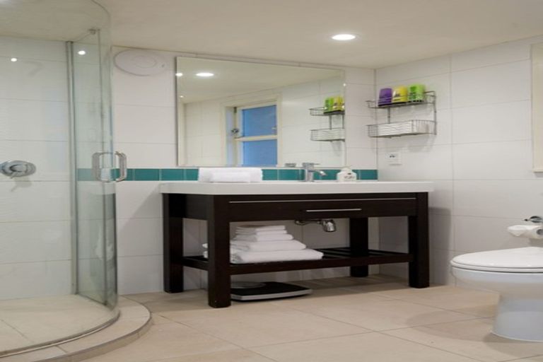 Photo of property in 2/10 Orchard Street, Wadestown, Wellington, 6012