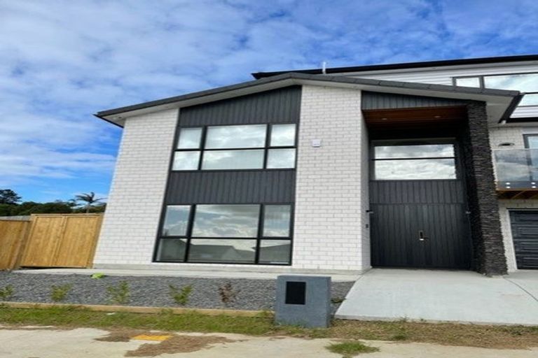 Photo of property in 103 Ennis Avenue, Pakuranga Heights, Auckland, 2010