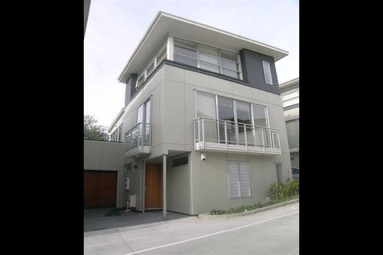 Photo of property in 25f Garnet Road, Westmere, Auckland, 1022