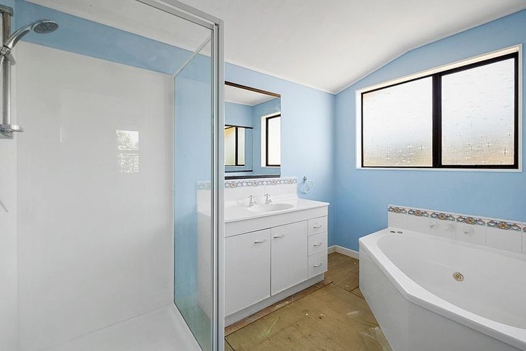 Photo of property in 18 Norwich Avenue, Spotswood, New Plymouth, 4310