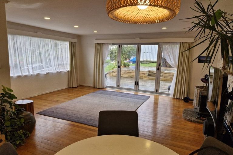 Photo of property in 119 Eskdale Road, Birkdale, Auckland, 0626