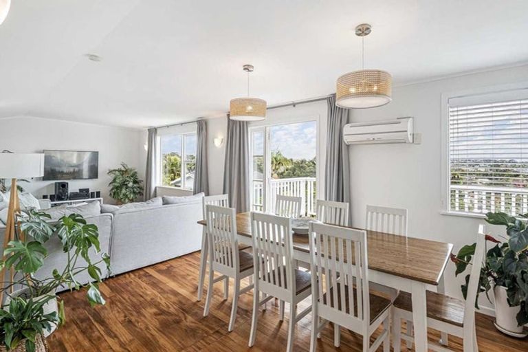 Photo of property in 143 Browns Bay Road, Browns Bay, Auckland, 0630