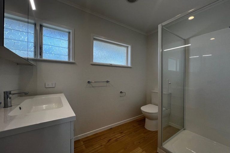 Photo of property in 2/17 Orton Street, Glenfield, Auckland, 0627