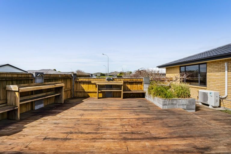 Photo of property in 2 Rawiri Drive, Bell Block, New Plymouth, 4312