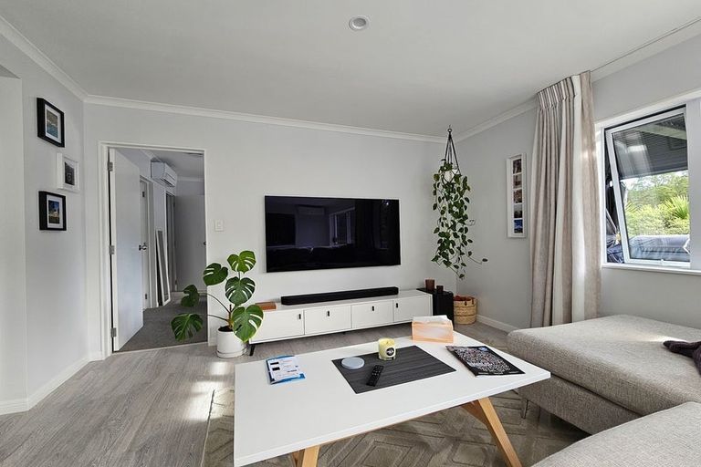 Photo of property in 19a Viridian Lane, Greenhithe, Auckland, 0632