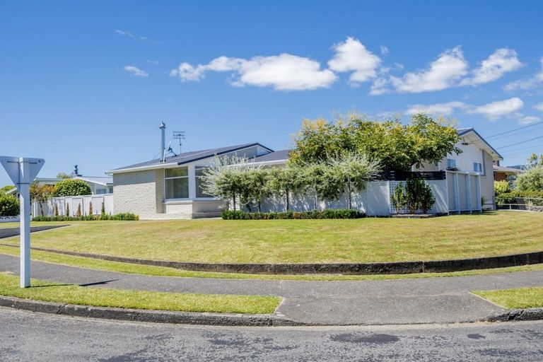 Photo of property in 2 Glen Street, Levin, 5510