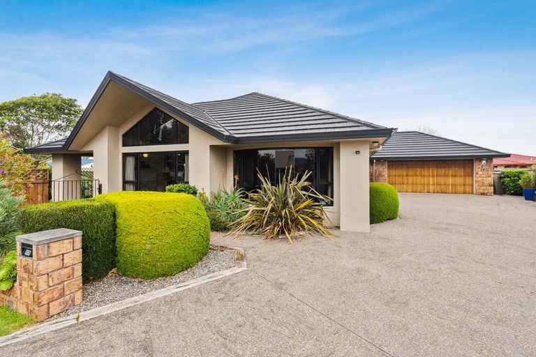 Photo of property in 11 Aburoc Place, Paraparaumu Beach, Paraparaumu, 5032