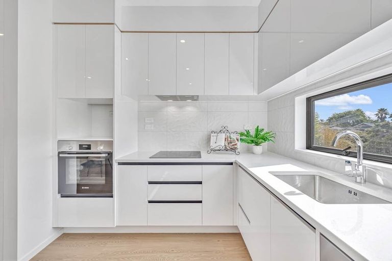 Photo of property in 252 Pakuranga Road, Pakuranga Heights, Auckland, 2010