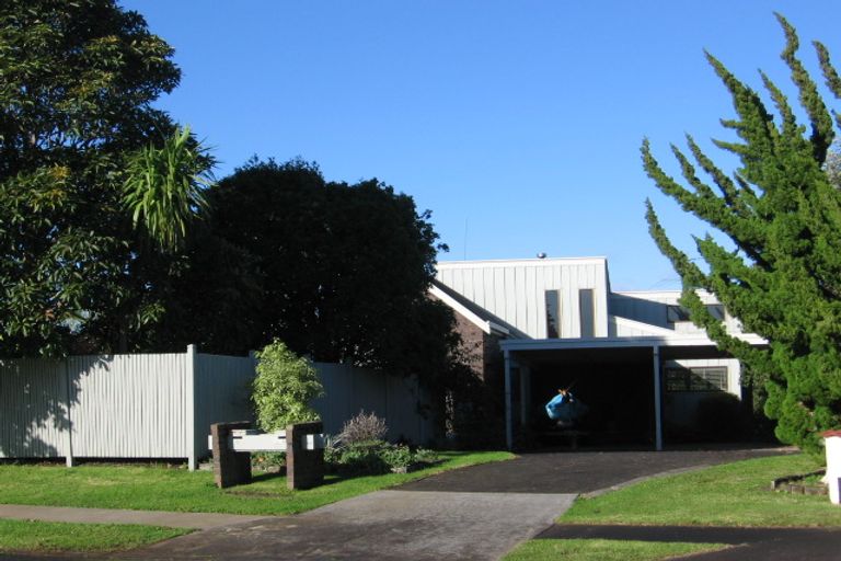 Photo of property in 1/4 Arkley Avenue, Farm Cove, Auckland, 2012