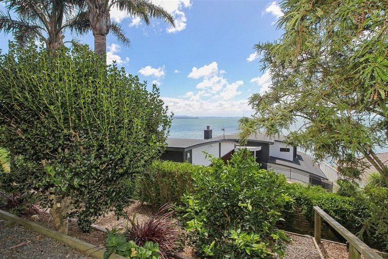 Photo of property in 28 Crispe Road, Clarks Beach, 2122