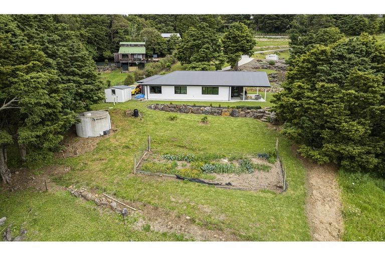 Photo of property in 4 Watercourse Way, Tikipunga, Whangarei, 0112