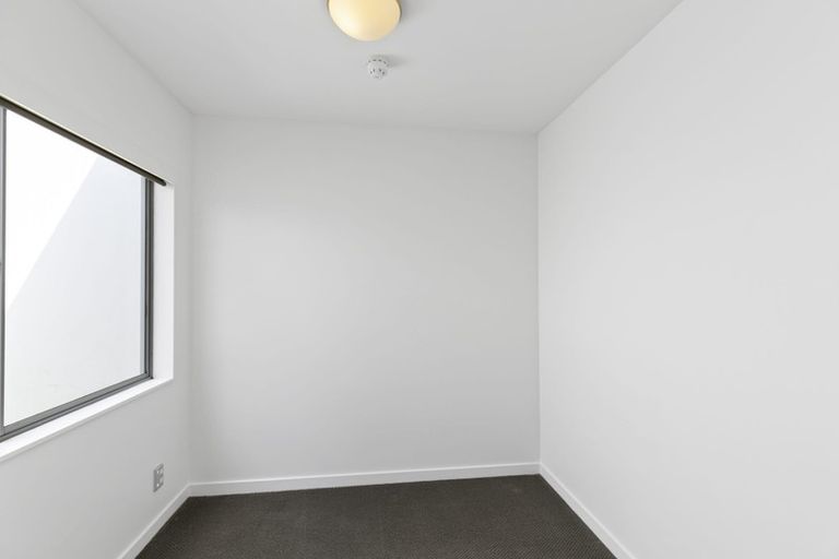 Photo of property in Montreaux Apartments, 10j/164 The Terrace, Wellington Central, Wellington, 6011