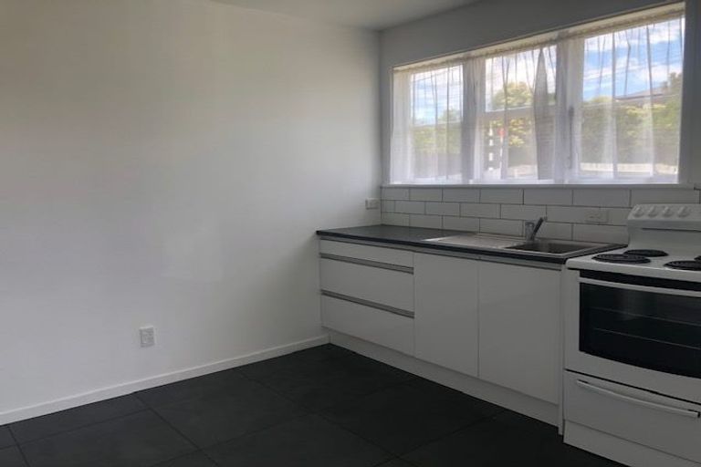Photo of property in 7 Kotuku Street, Te Atatu Peninsula, Auckland, 0610