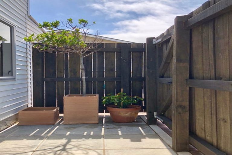 Photo of property in 44a Stone Street, Miramar, Wellington, 6022