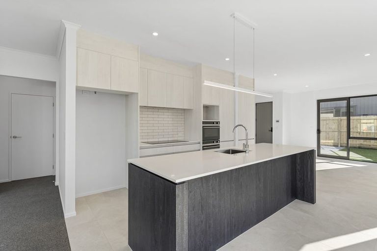 Photo of property in 106 Symes Drive, Red Beach, 0932