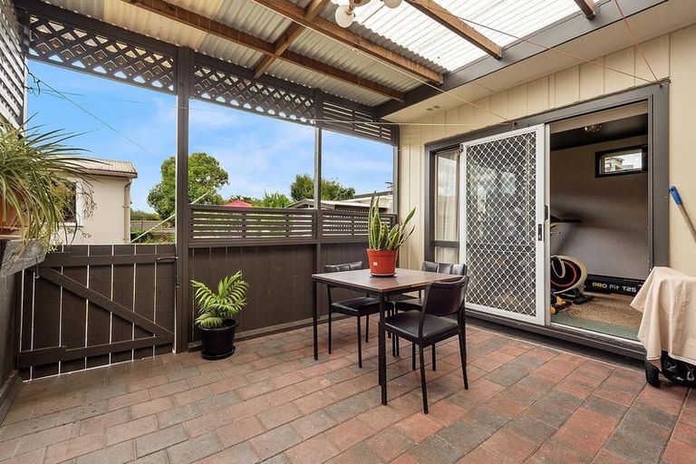 Photo of property in 41 Collins Road, Melville, Hamilton, 3206