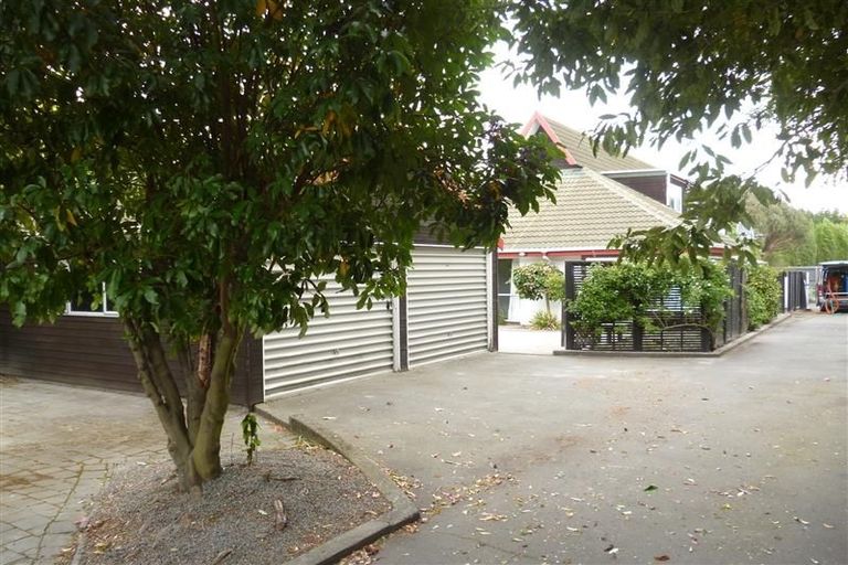 Photo of property in 415a Avonhead Road, Avonhead, Christchurch, 8042