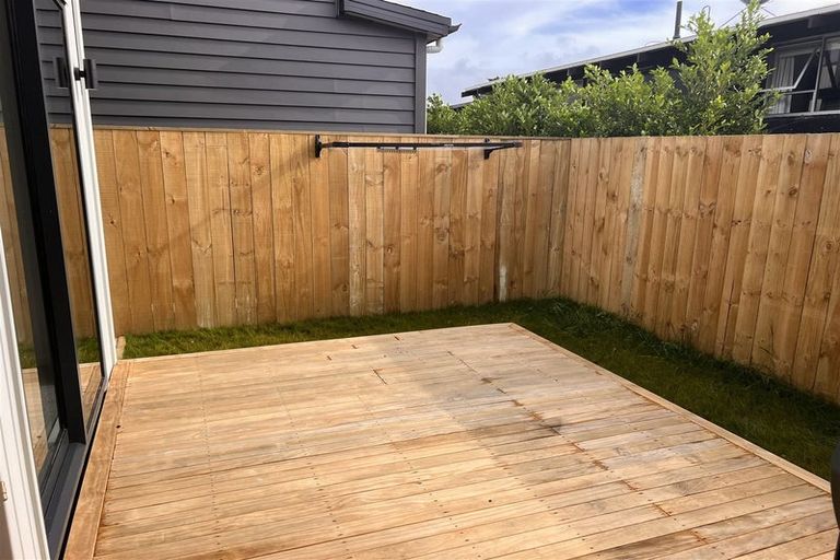 Photo of property in 4b Finlow Drive, Te Atatu South, Auckland, 0610