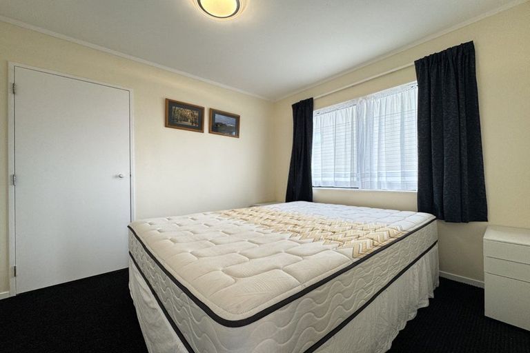 Photo of property in 16 Cathie Place, Karori, Wellington, 6012