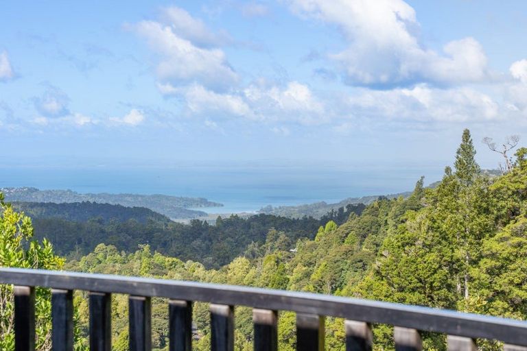 Photo of property in 440 Scenic Drive, Waiatarua, Auckland, 0612