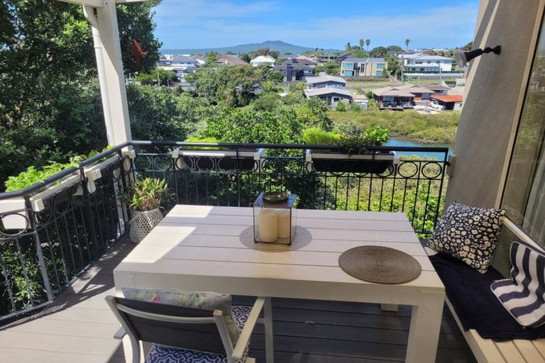 Photo of property in 2/11a Prospect Terrace, Milford, Auckland, 0620