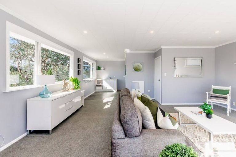 Photo of property in 1 Hadfield Place, Paraparaumu Beach, Paraparaumu, 5032