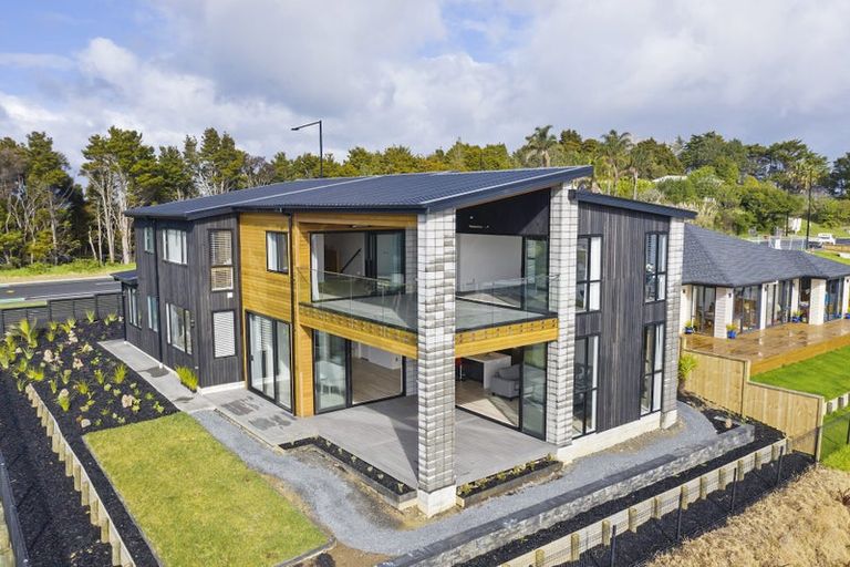 Photo of property in 98 Wainui Road, Silverdale, 0932