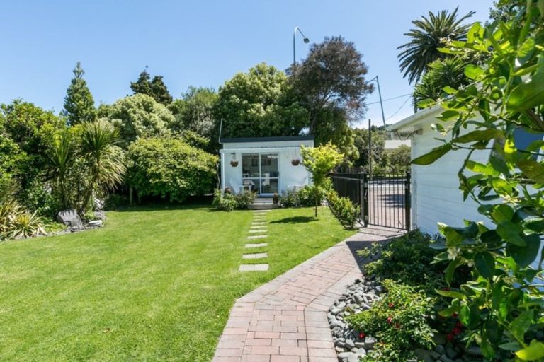 Photo of property in 7 Church Road, Taradale, Napier, 4112
