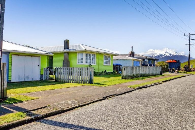 Photo of property in 39 Pungarehu Road, Pungarehu, Opunake, 4685